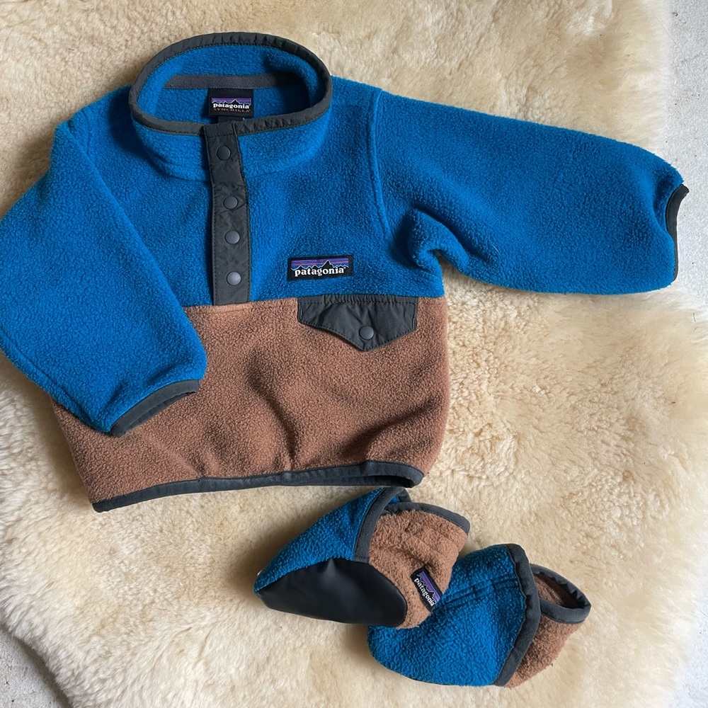 Patagonia baby synchilla pullover with matching booties 3-6m